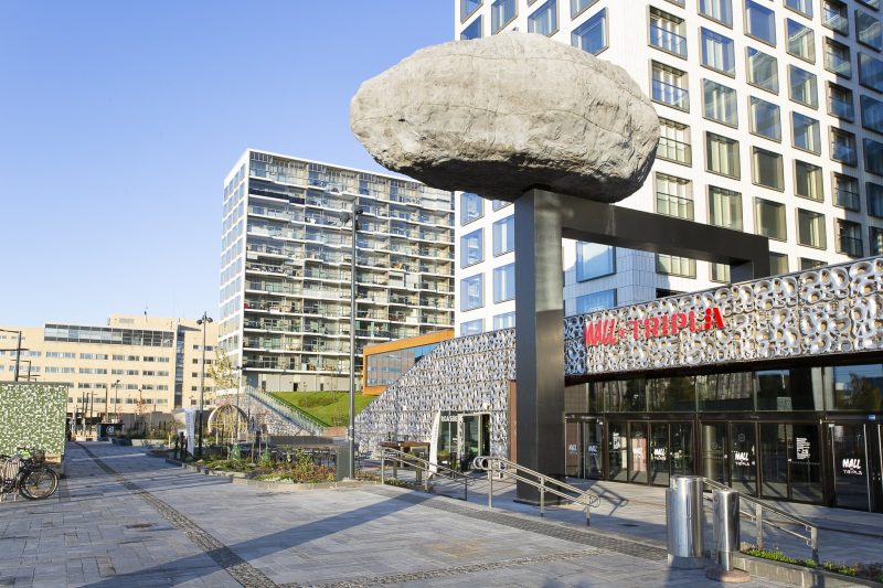 A work of public art by artist Akseli Leinonen in front of Tripla shopping centre.